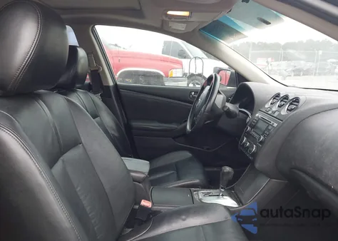 2011 Nissan Altima 2.5 S z USA, uszkodzony, nr VIN 1N4AL2AP0BC113702